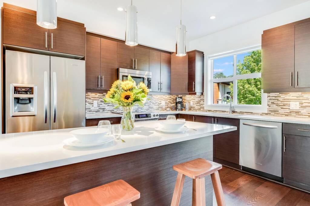 Cedar Hill Sunlit Stay - Bright Spacious & Modern Victoria Exterior foto