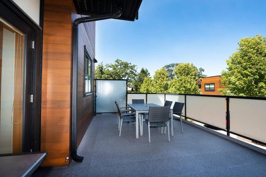 Cedar Hill Sunlit Stay - Bright Spacious & Modern Victoria Exterior foto